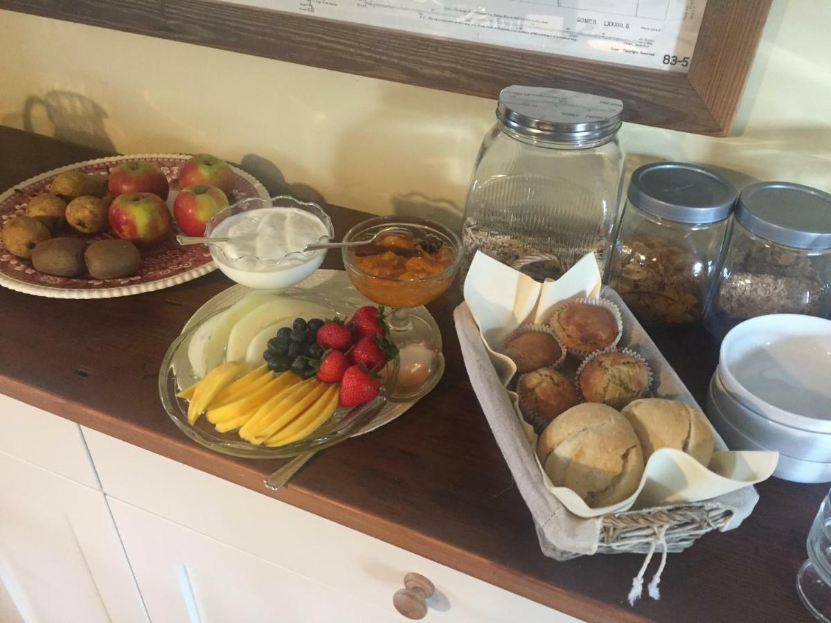 Home Barn Bed And Breakfast เยโอวิล ภายนอก รูปภาพ