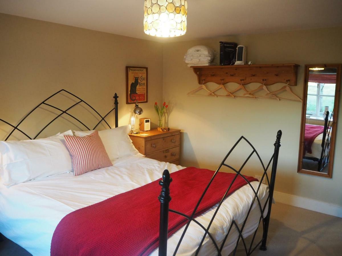 Home Barn Bed And Breakfast เยโอวิล ภายนอก รูปภาพ