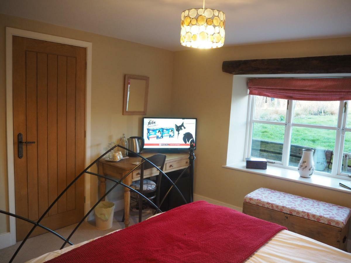 Home Barn Bed And Breakfast เยโอวิล ภายนอก รูปภาพ